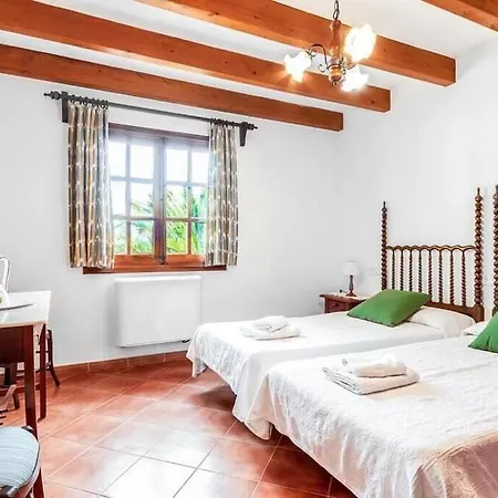 Charming Close To By Renthousing Villa *