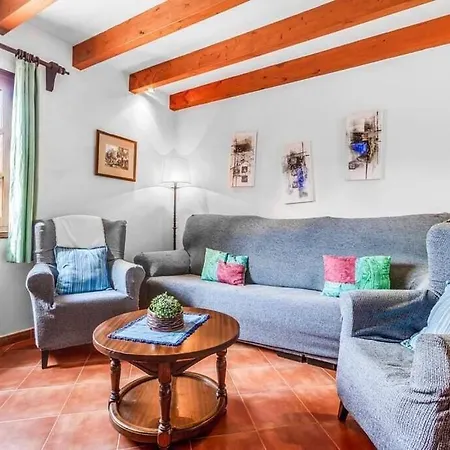 Villa Charming Close To By Renthousing *