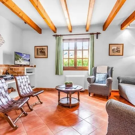 Charming Close To By Renthousing Villa *